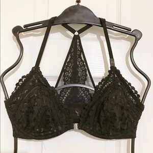 🔥ON SALE🔥2/$33🔥 💖 Victoria Secret Body by Victoria Unlined Plunge